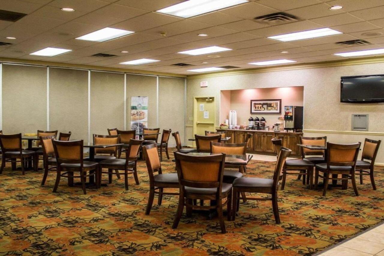 Quality Inn & Suites 맨스필드 외부 사진