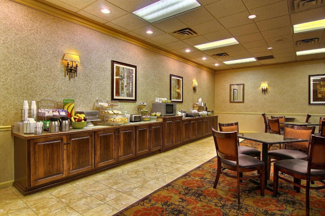 Quality Inn & Suites 맨스필드 외부 사진