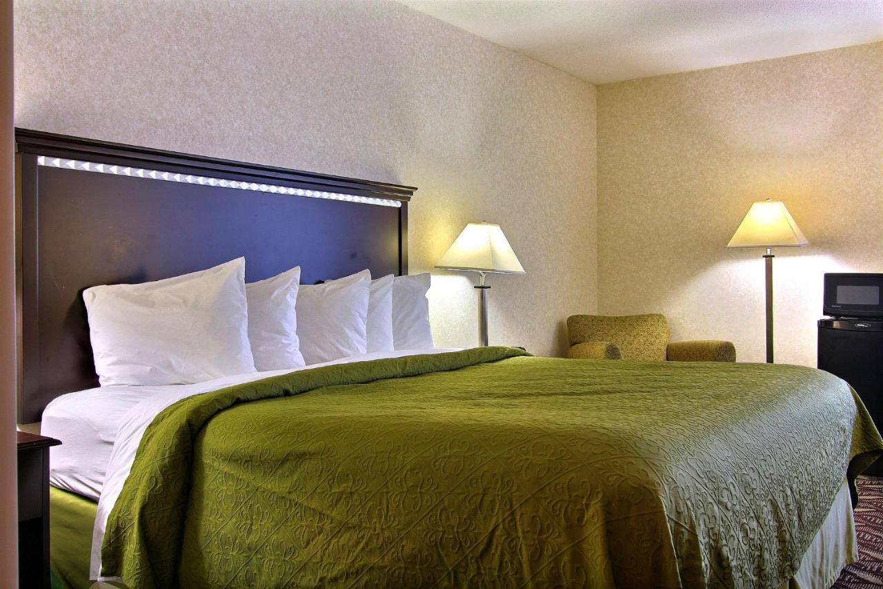Quality Inn & Suites 맨스필드 외부 사진