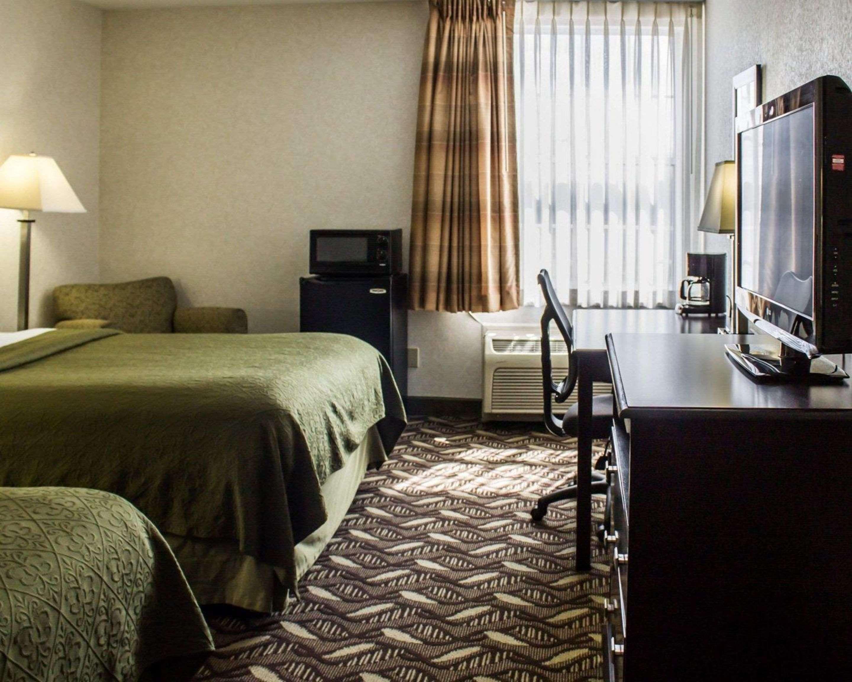 Quality Inn & Suites 맨스필드 외부 사진