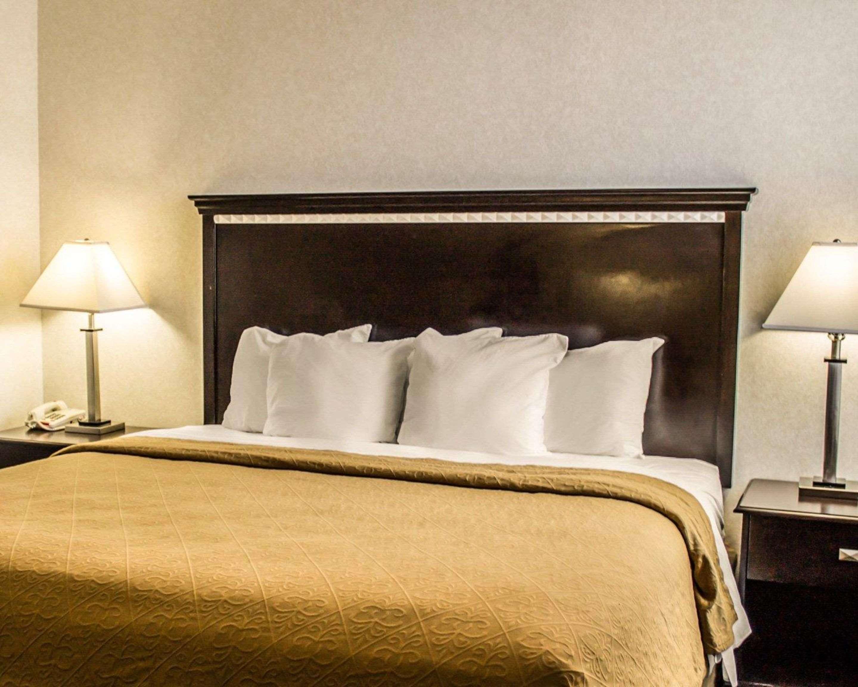 Quality Inn & Suites 맨스필드 외부 사진