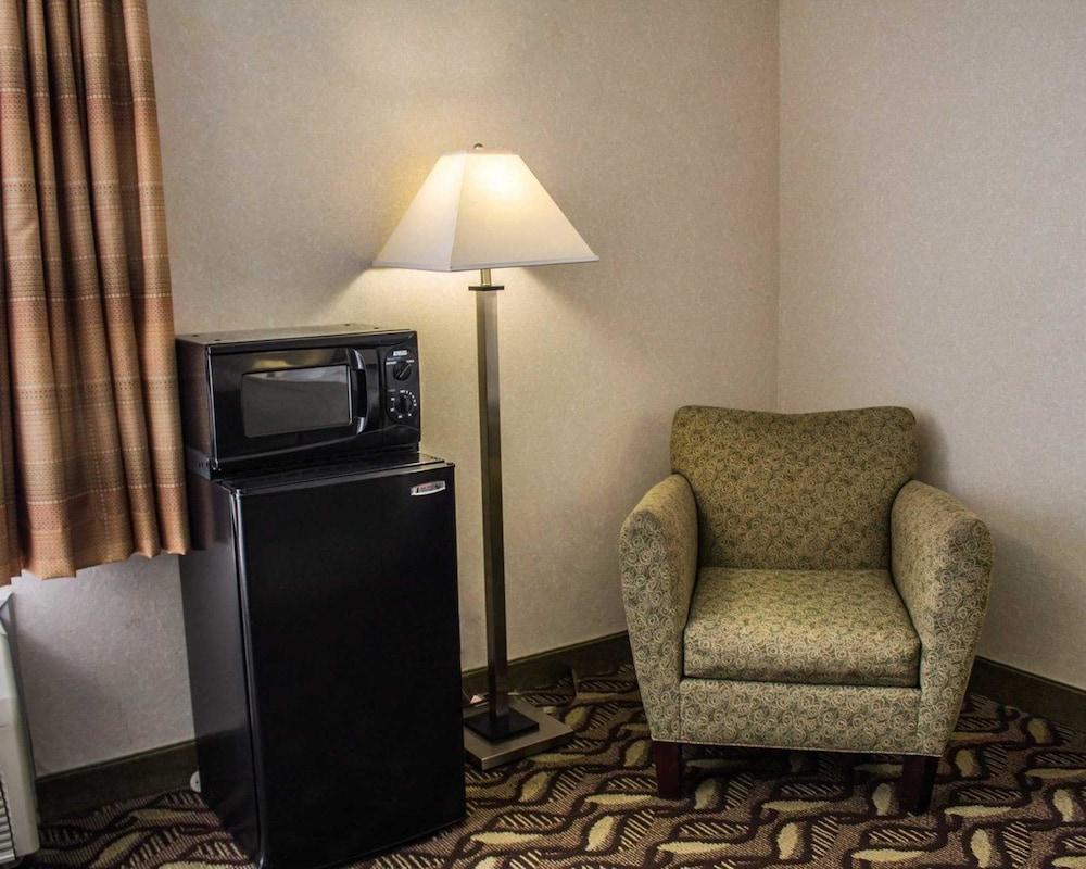 Quality Inn & Suites 맨스필드 외부 사진