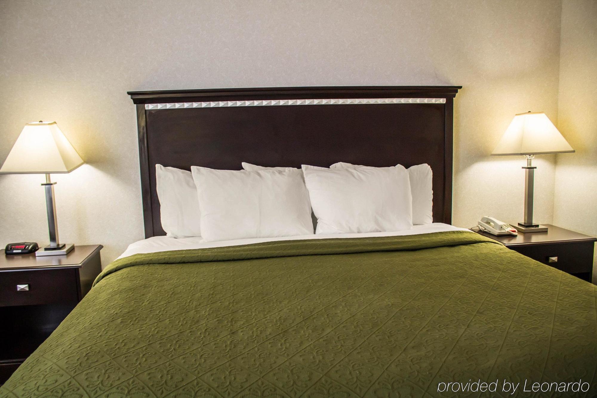 Quality Inn & Suites 맨스필드 외부 사진