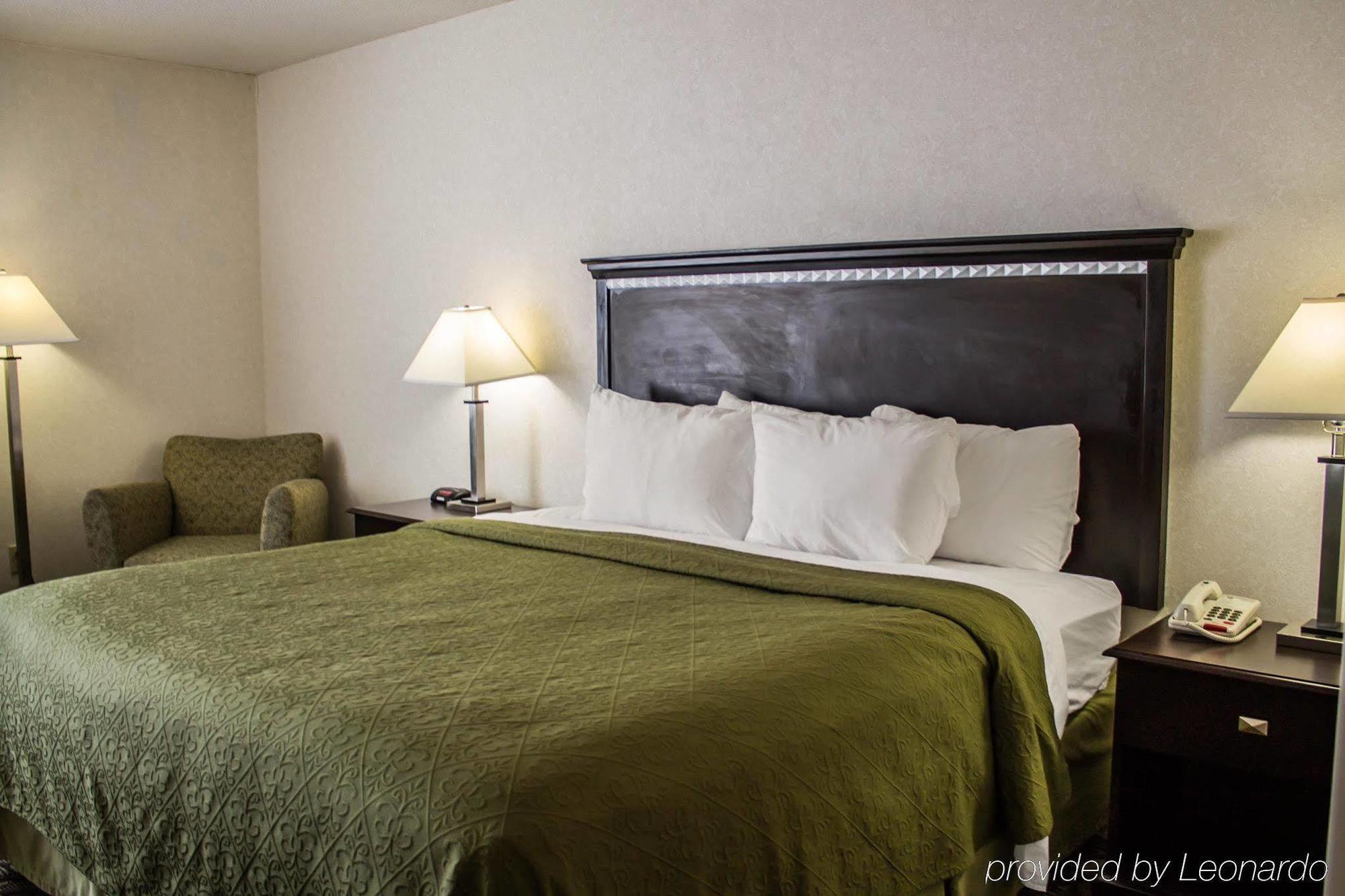 Quality Inn & Suites 맨스필드 외부 사진