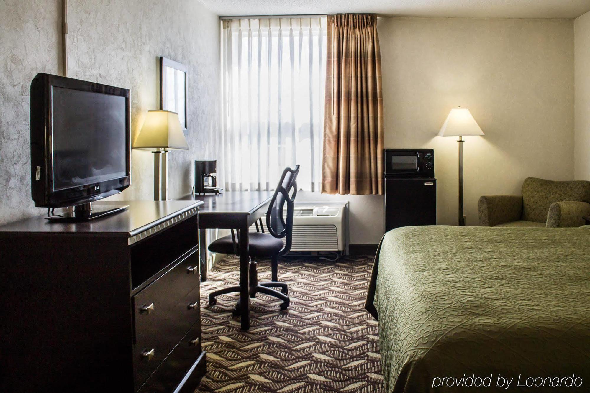 Quality Inn & Suites 맨스필드 외부 사진
